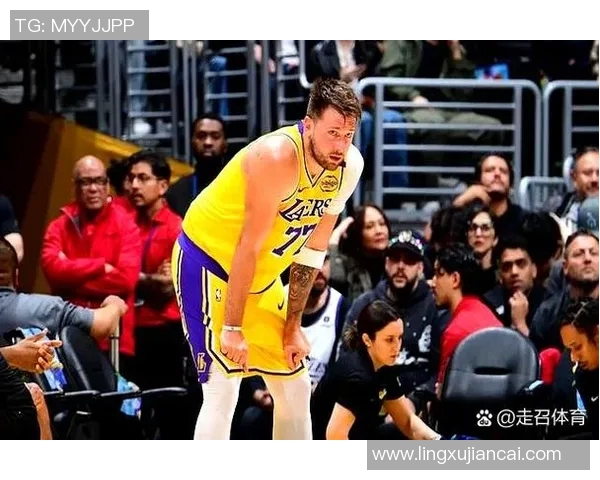 2014年NBA骑士与火箭激战回顾:精彩瞬间与球星表现分析 2014年NBA骑士与火箭激战回顾:精彩瞬间与球星表现分析