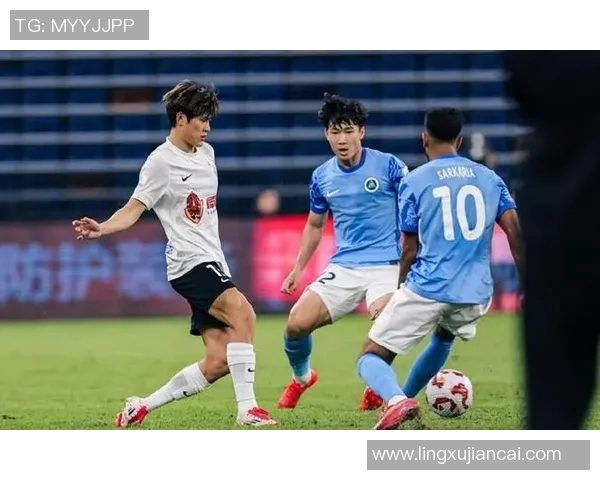 直播深圳与大连足球比赛精彩瞬间全记录尽享激情对决盛宴