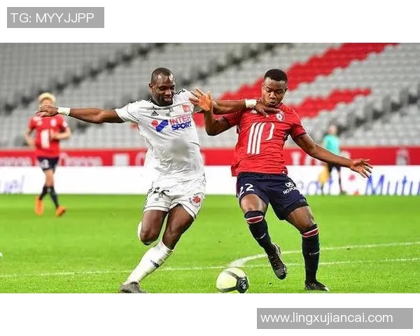 特鲁瓦与阿雅克肖的激烈对决回顾2019年精彩瞬间与赛季亮点分析